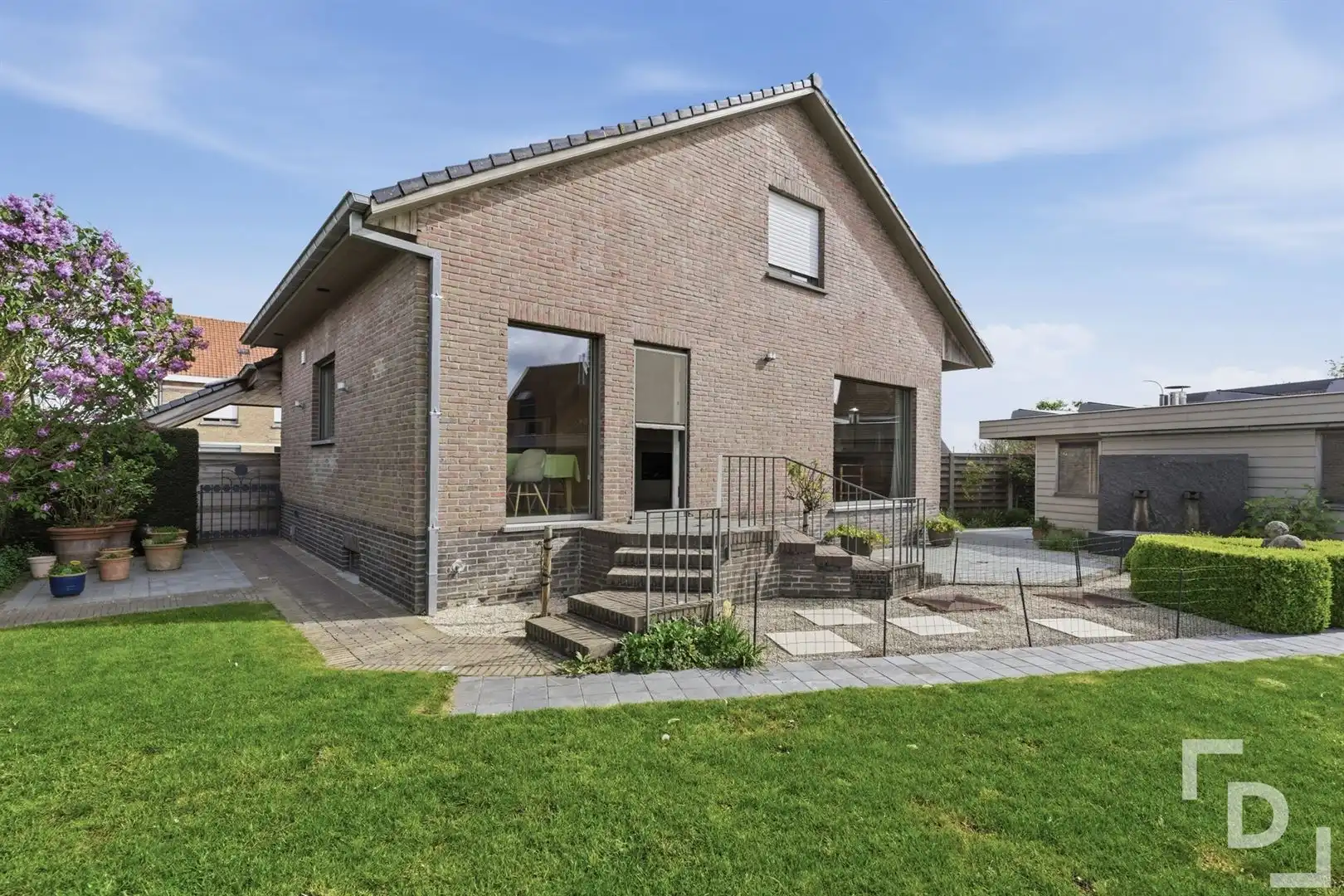 Statige villa met zuidgerichte tuin in Boezinge.  foto 42