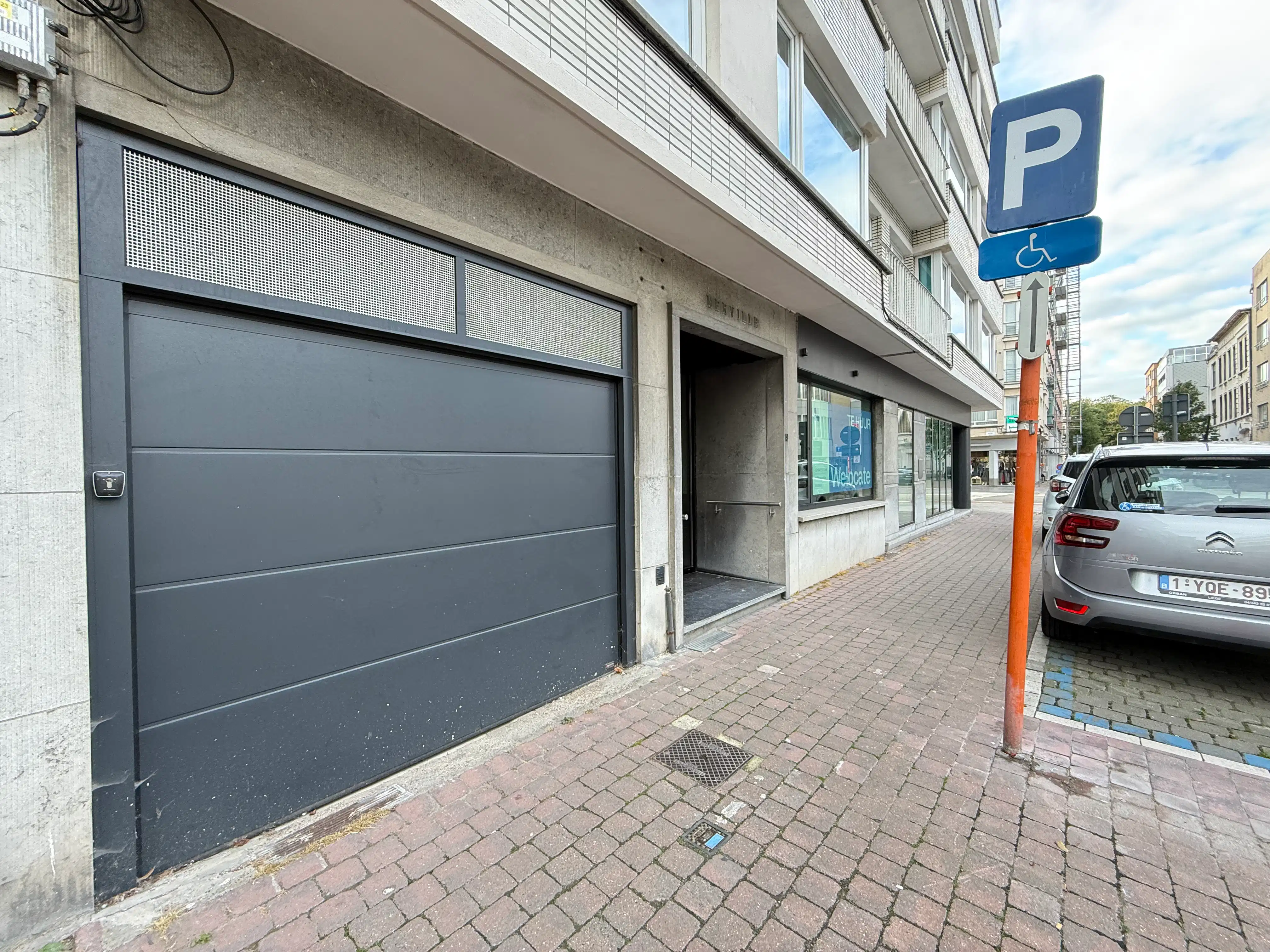 Ruim handelsgelijkvloers op hoekligging 330m² foto 19