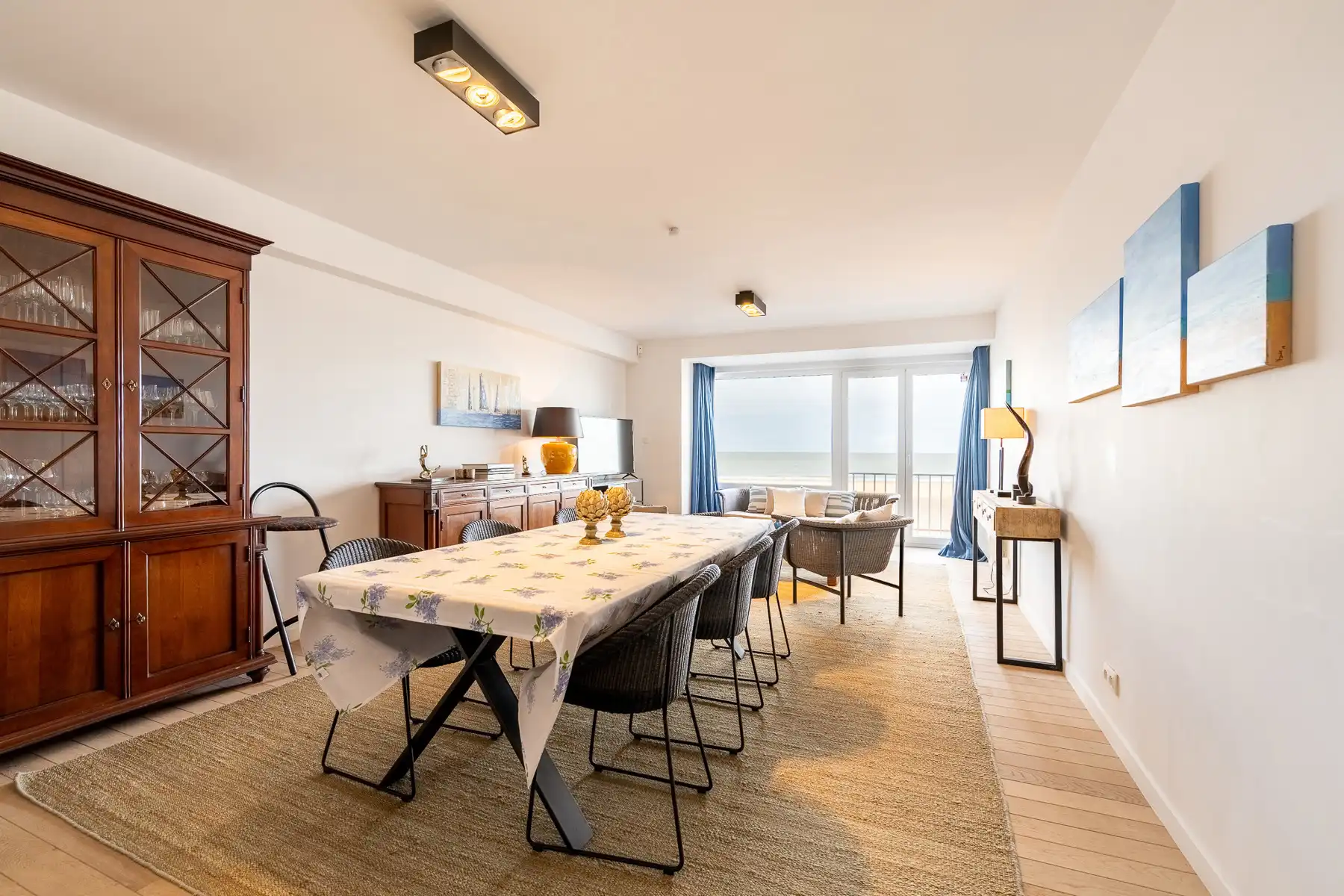 Appartement met frontaal zeezicht in het Zoute foto {{pictureIndex}}