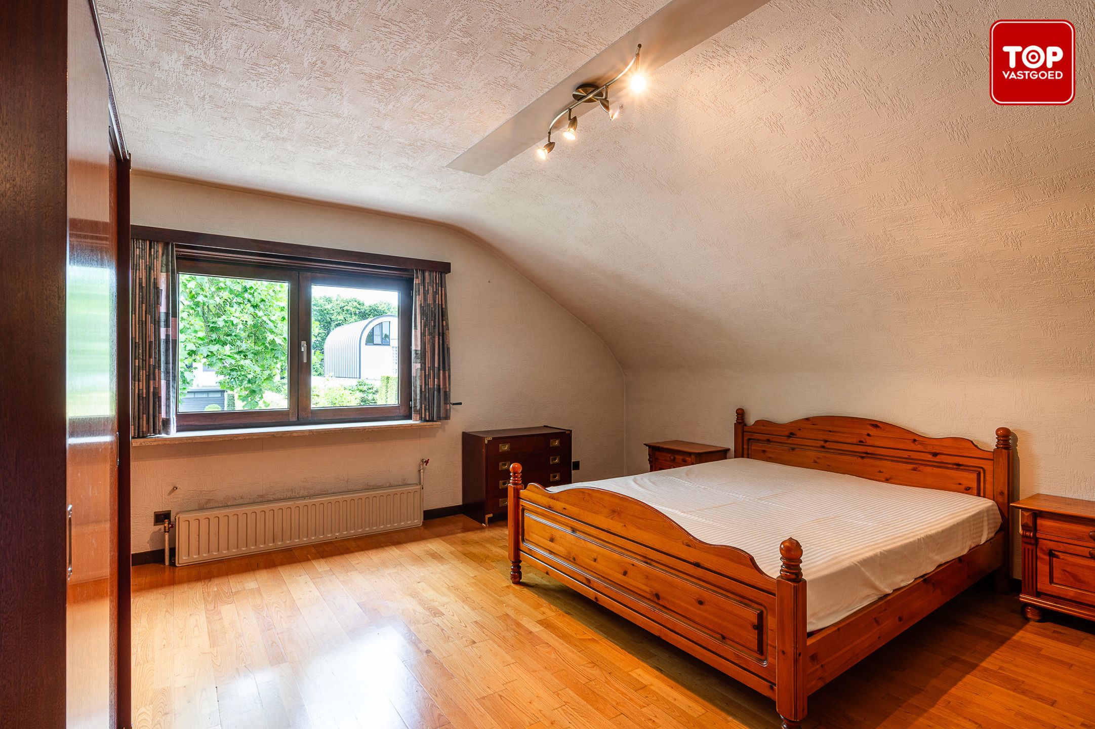 Alleenstaande villa met 4 slaapkamers in groene omgeving foto 31
