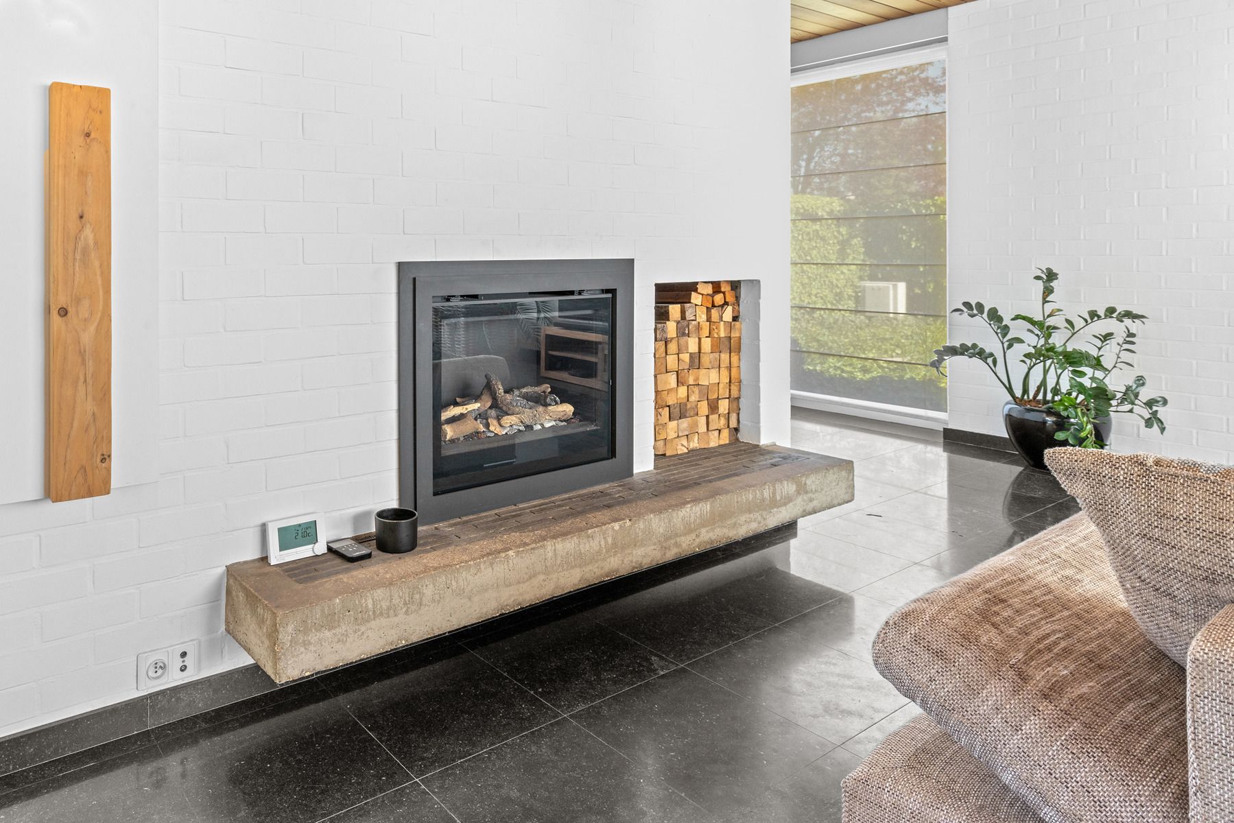 Ruime woning met nieuwe keuken, tuin & dubbele garage foto 7