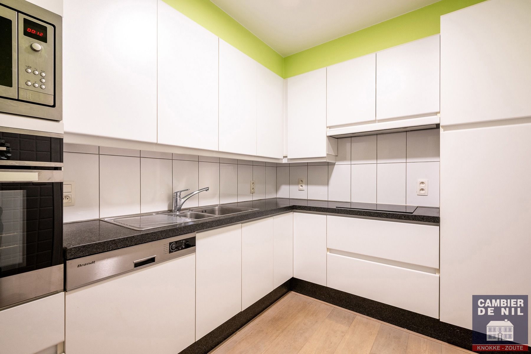 Lichtrijk, ongemeubeld, 3-slaapkamerappartement met frontaal zeezicht aan Albertplein – Hartje Zoute foto 14