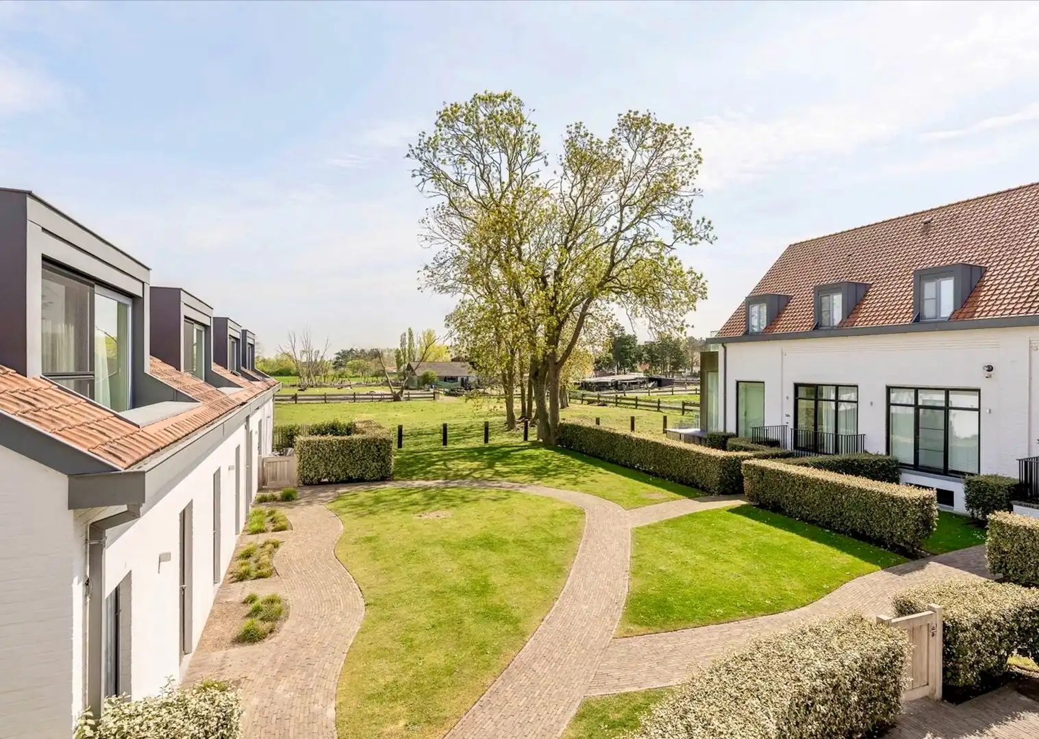 Prachtige, lichtrijke woning vlakbij het pittoreske Oosthoekplein in het Zoute op wandelafstand van de zee en het Zwin. foto 11