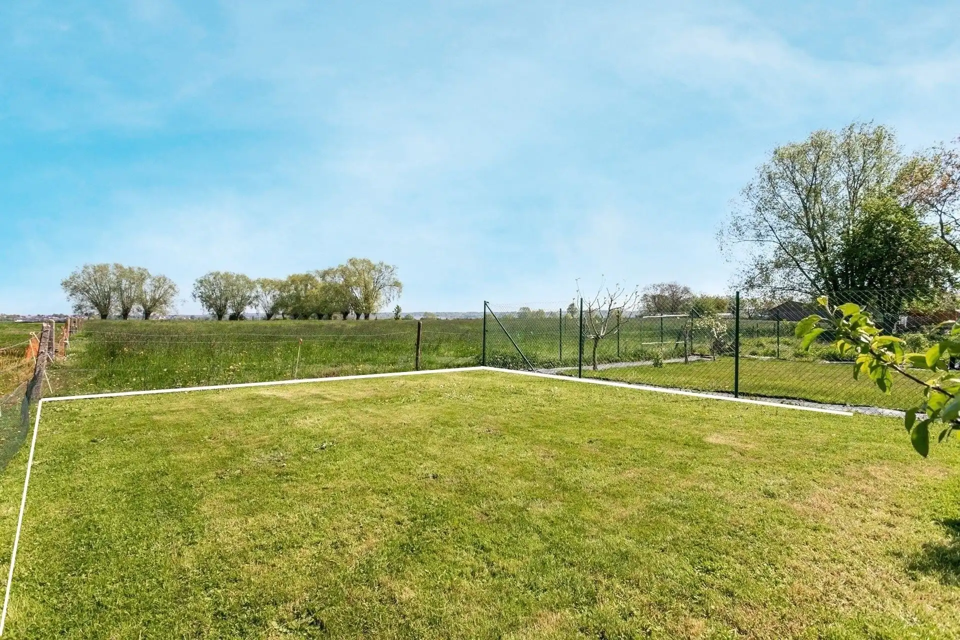 Prachtige woning (4 slpks) met terras en autostaanplaats foto 4