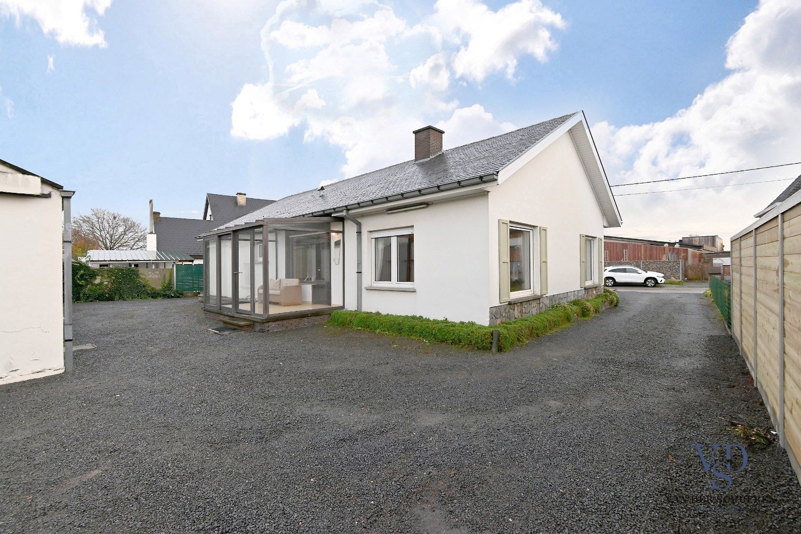 Bungalowwoning met afzonderlijke loods foto 24