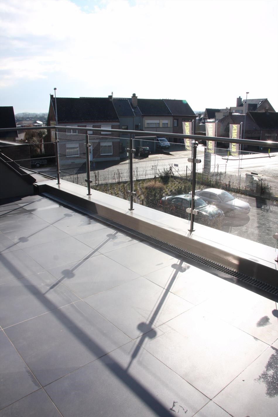 Mooi afgewerkt, ruim duplex-appartement (3 slks) met groot terras te Lierde foto 8