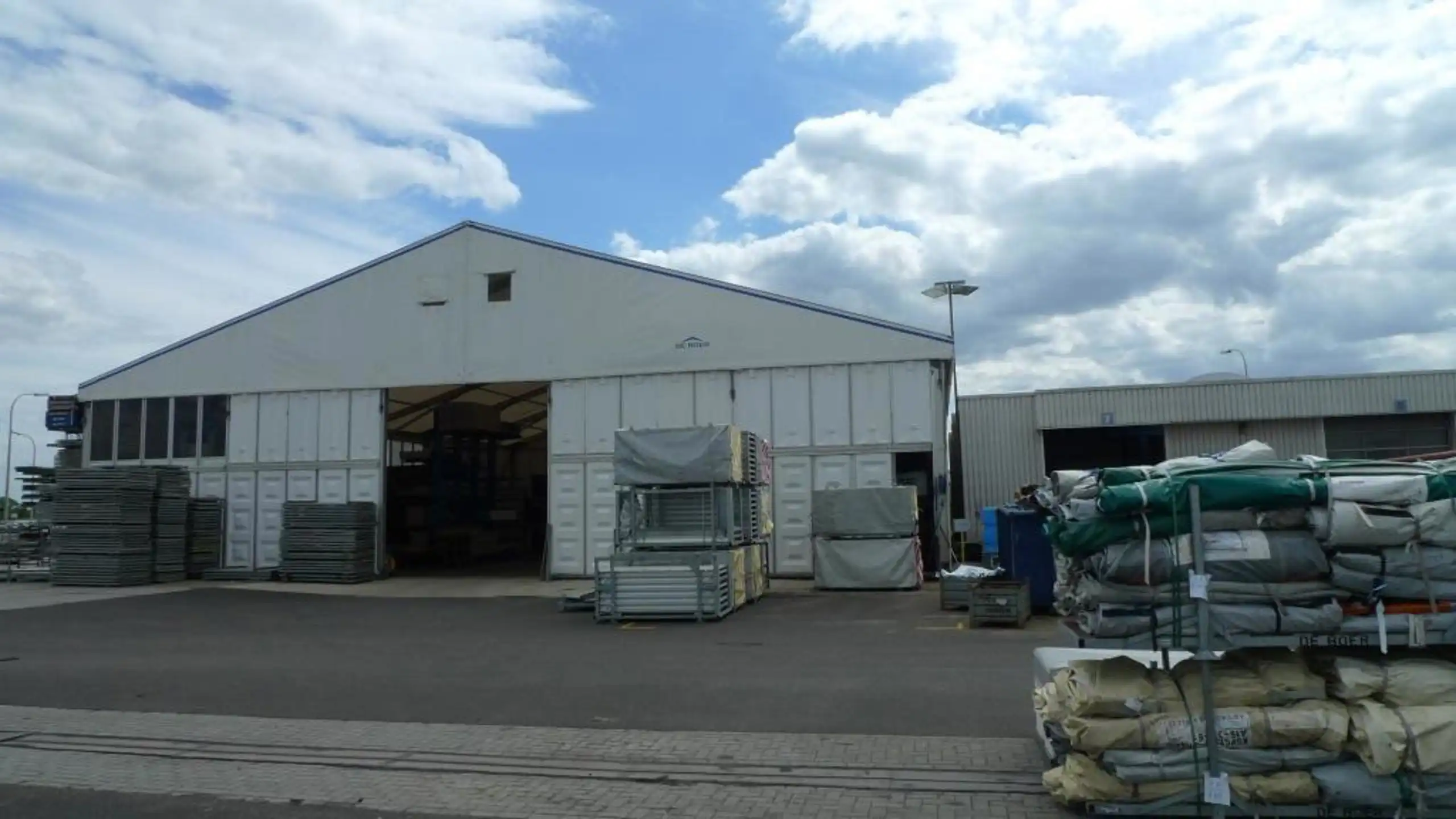 Bedrijfsvastgoed te koop foto {{pictureIndex}}