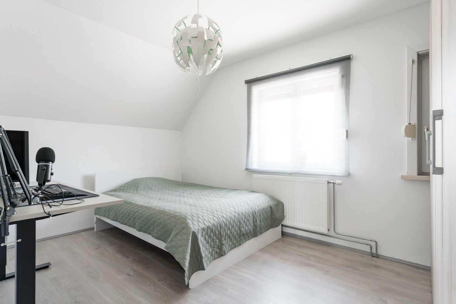 Vrijstaande ruime woning op toplocatie in Lommel! foto 16