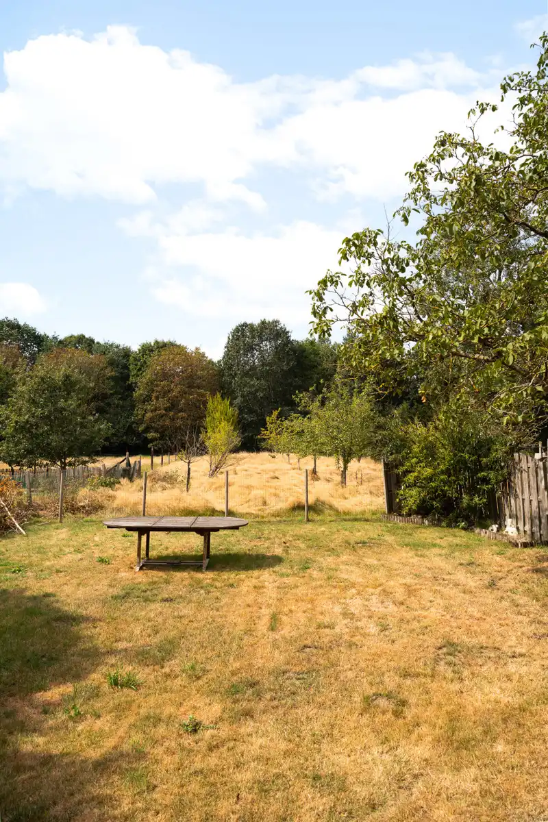 Prachtig groen gelegen renovatiewoning met prachtige tuin foto 21