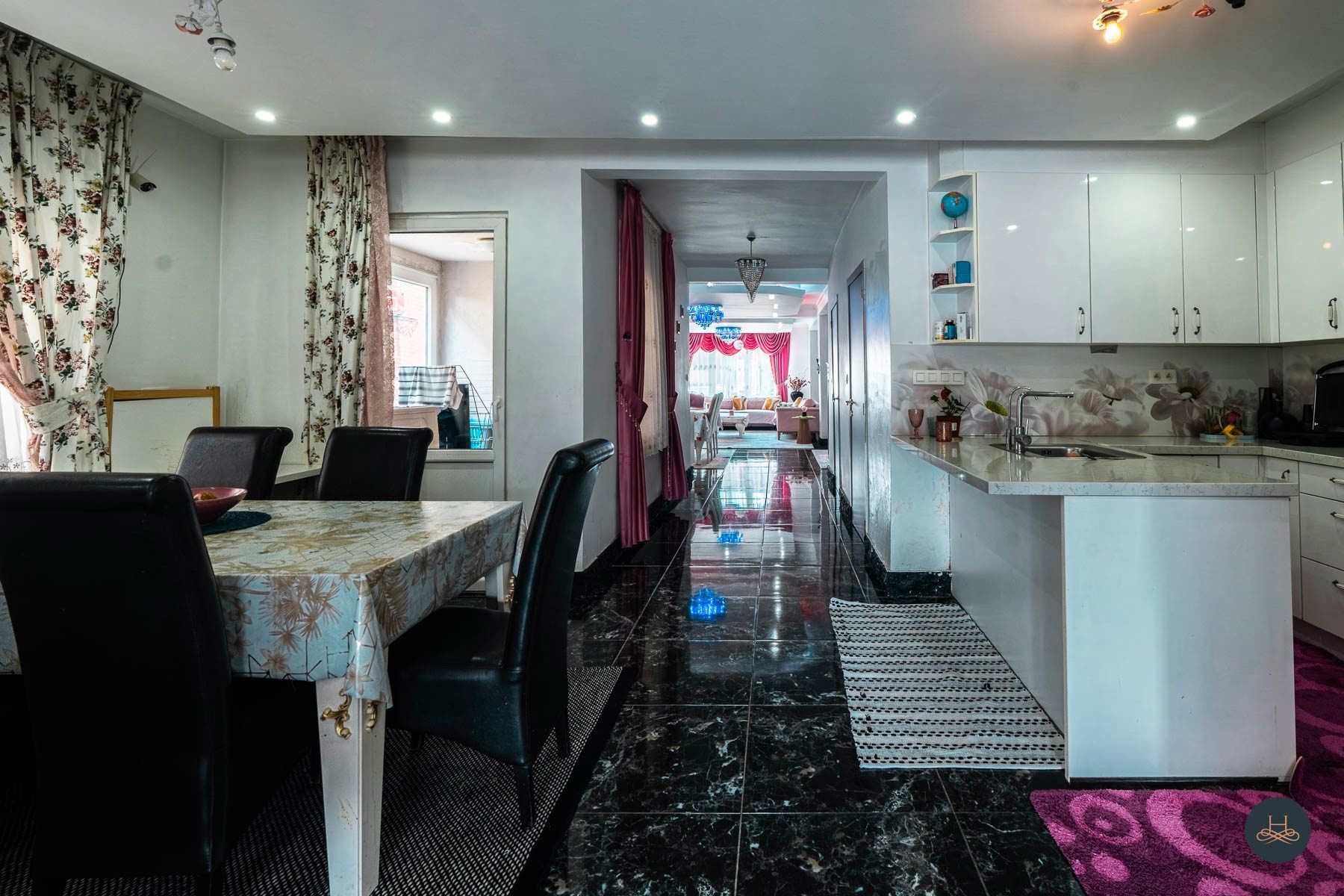 Comfortabele ruime gezinswoning met strategische ligging foto 16