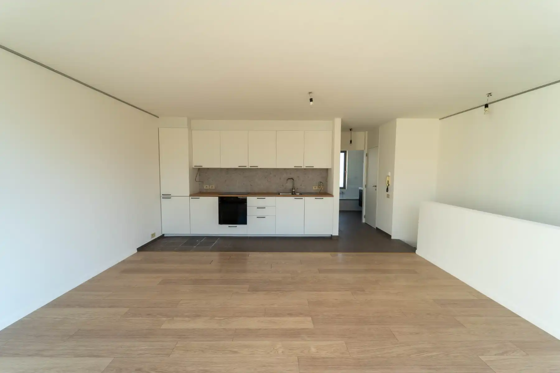 Gerenoveerd appartement met zuidgericht terras op toplocatie vlakbij Gent-Sint-Pietersstation. foto 8