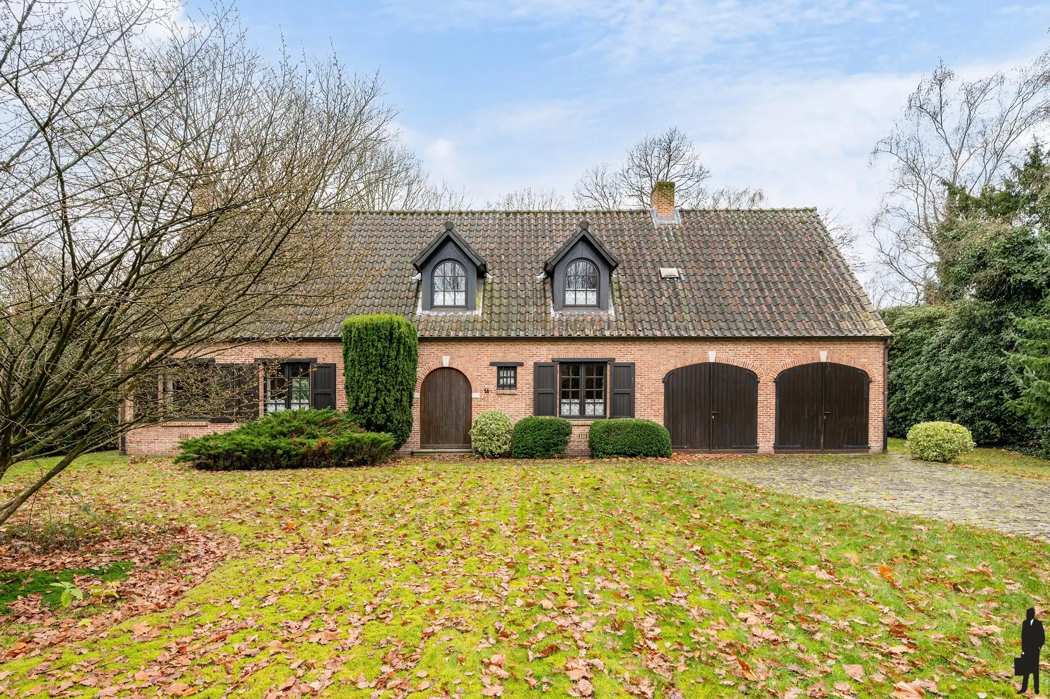 Te renoveren villa, in een bijzonder groene en residentiële omgeving!  foto 24