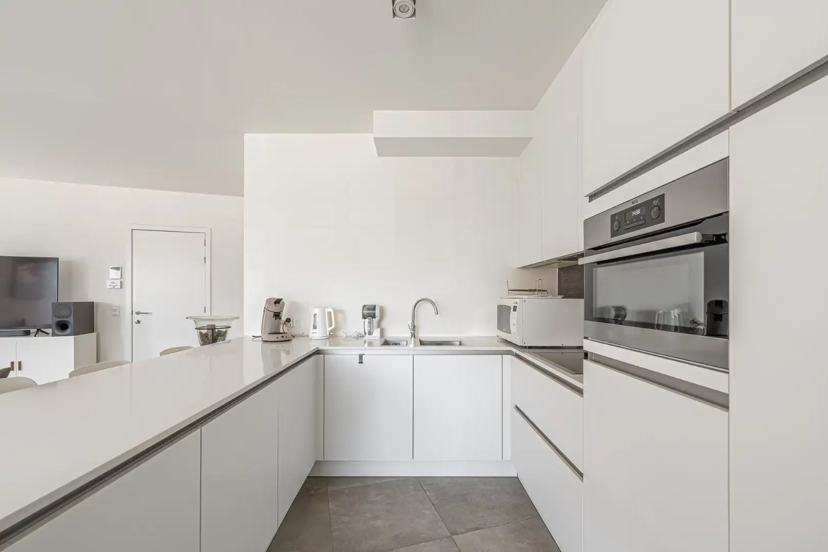 Recent hoekappartement met 2 slaapkamers, terras, berging en autostaanplaats in Menen foto 6