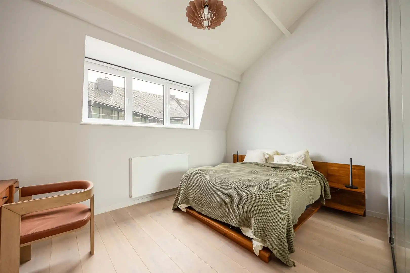 Woning met 2 gerenoveerde appartementen foto 17