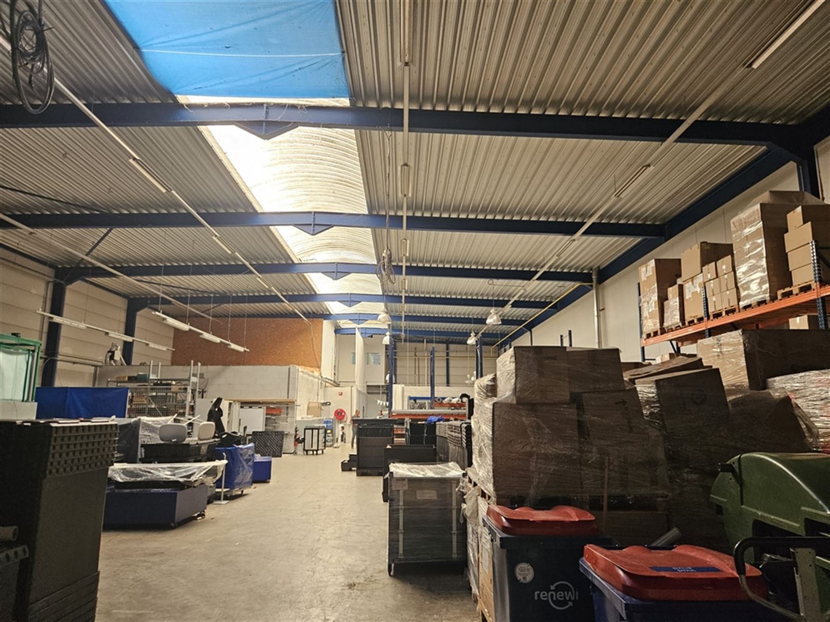 Magazijn met kantoren op topligging  foto 5