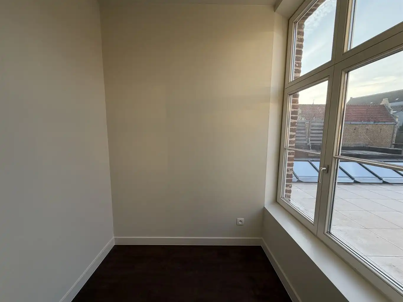 Gezellig, doch ruim appartement op de eerste verdieping met 2 slaapkamers, ruim terras en optioneel een staanplaats, gelegen in het centrum van Maaseik. foto 14