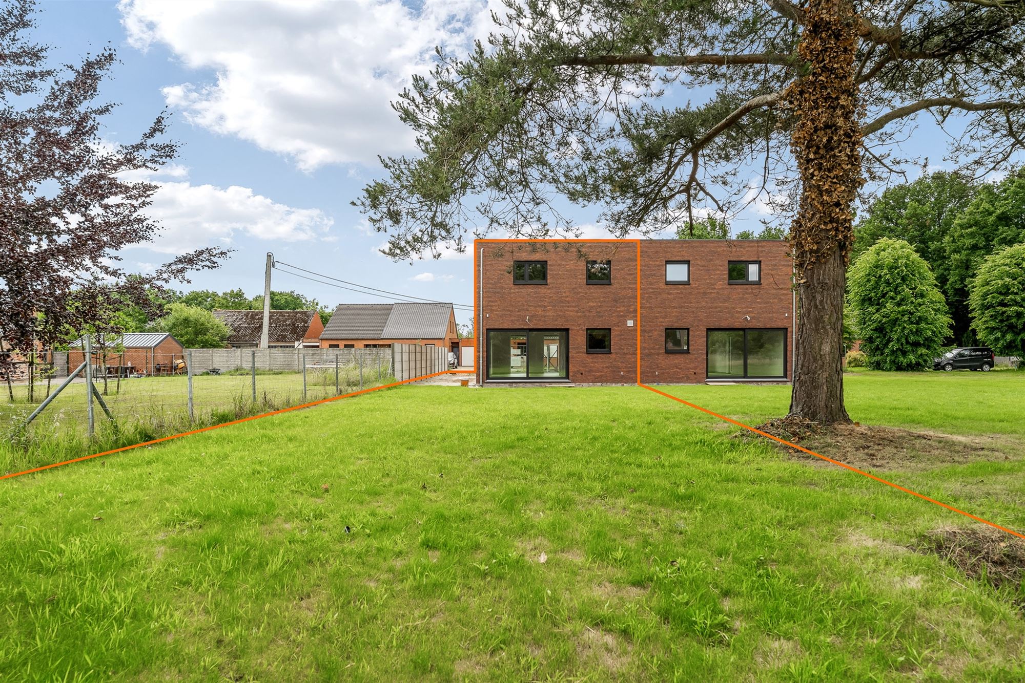 VOLLEDIG AFGEWERKTE NIEUWBOUWWONING IN DOODLOPENDE STRAAT foto 27