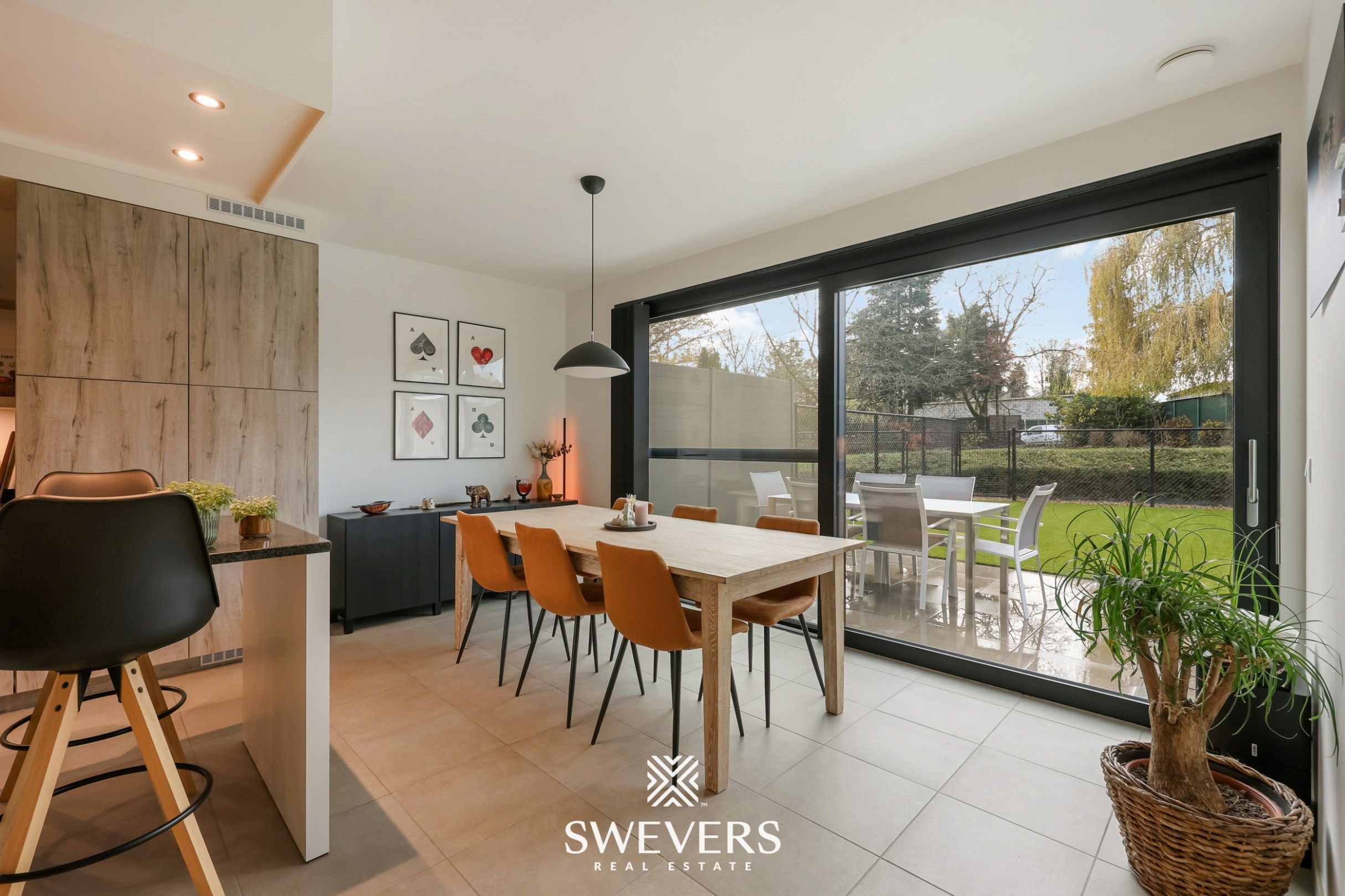 Gelijkvloers appartement met privétuin en dubbele garage foto 4