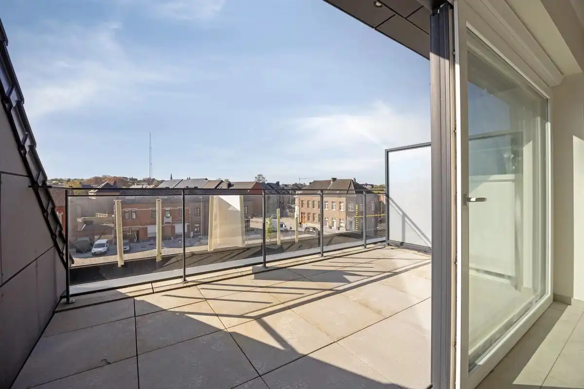 UNIEK PETNHOUSE (DUPLEX) VAN 192 M² MET 3 SLPK'S MET PRACHTIG ZICHT IN BORGLOON foto 8