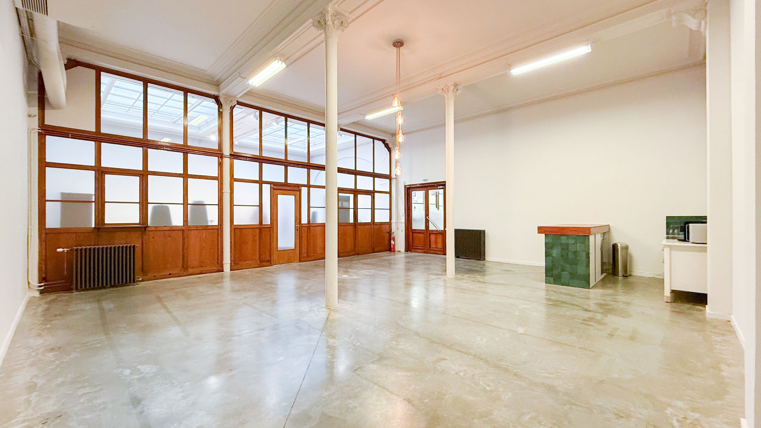 authentieke showroom - atelier op top locatie op Eilandje foto {{pictureIndex}}