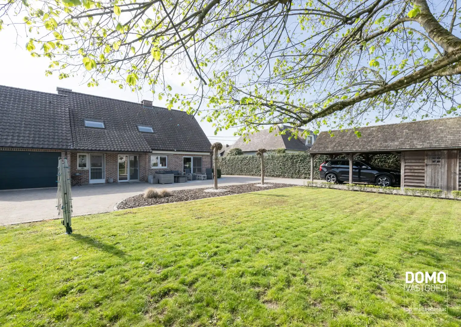 Karaktervolle en ruime gezinswoning in pastorij-/fermettestijl met prachtige tuin en 4 slaapkamers in het groene Kortessem foto 19