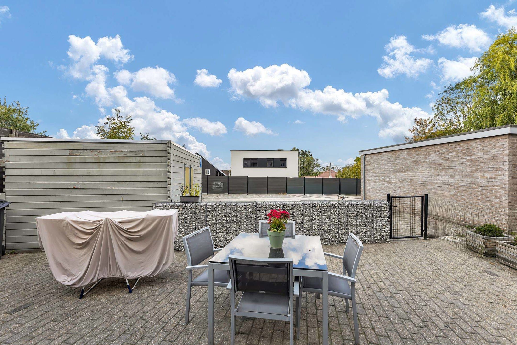 Energiezuinig app met staanplaats en groot terras foto 12