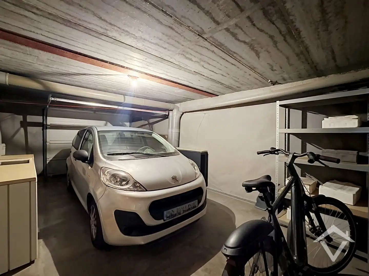 Instapklaar appartement van 98m² met ruime garage op topligging te Harelbeke foto 24