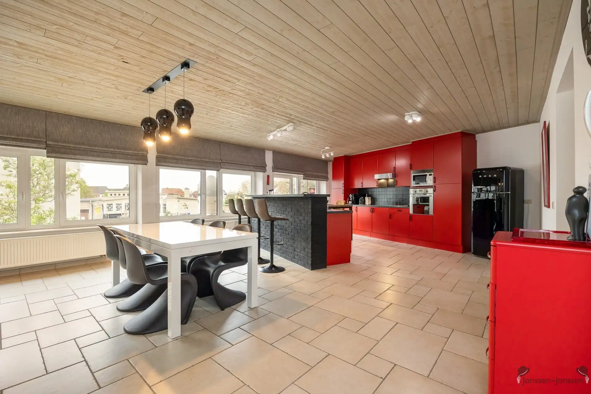 Ruime woonst met tuin en terras foto 10