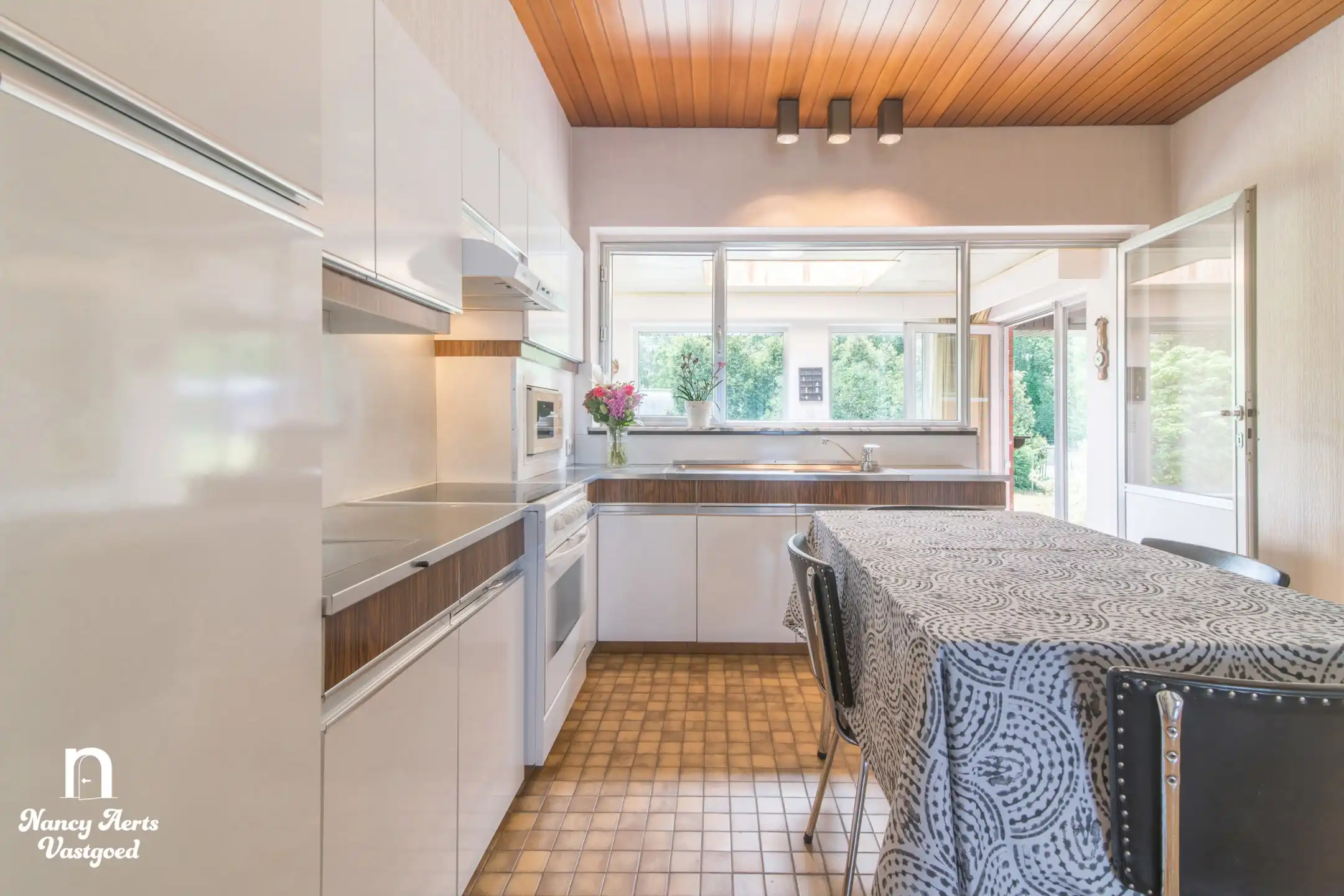 Uitstekend onderhouden split‑level woning in groene omgeving foto 10