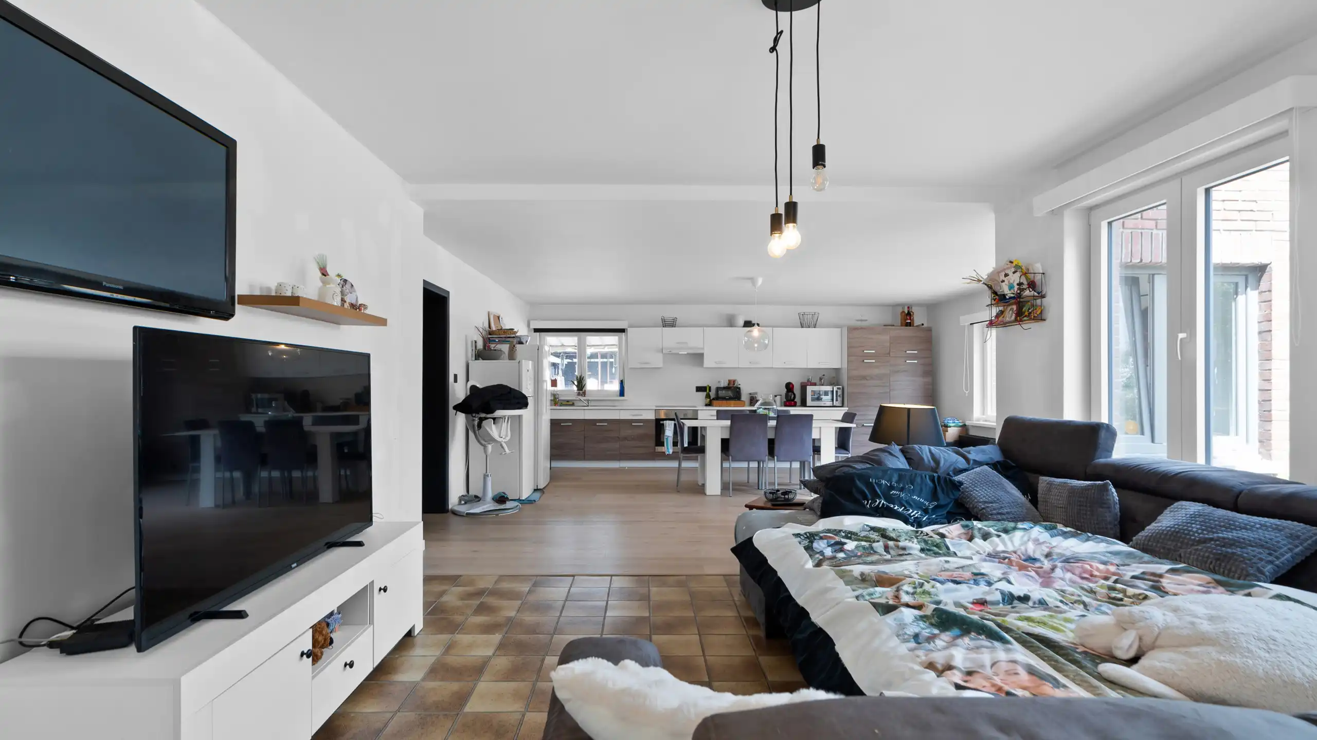 OUDSBERGEN - Zeer ruime landbouwwoning op 2,5ha met loodsen  foto 12