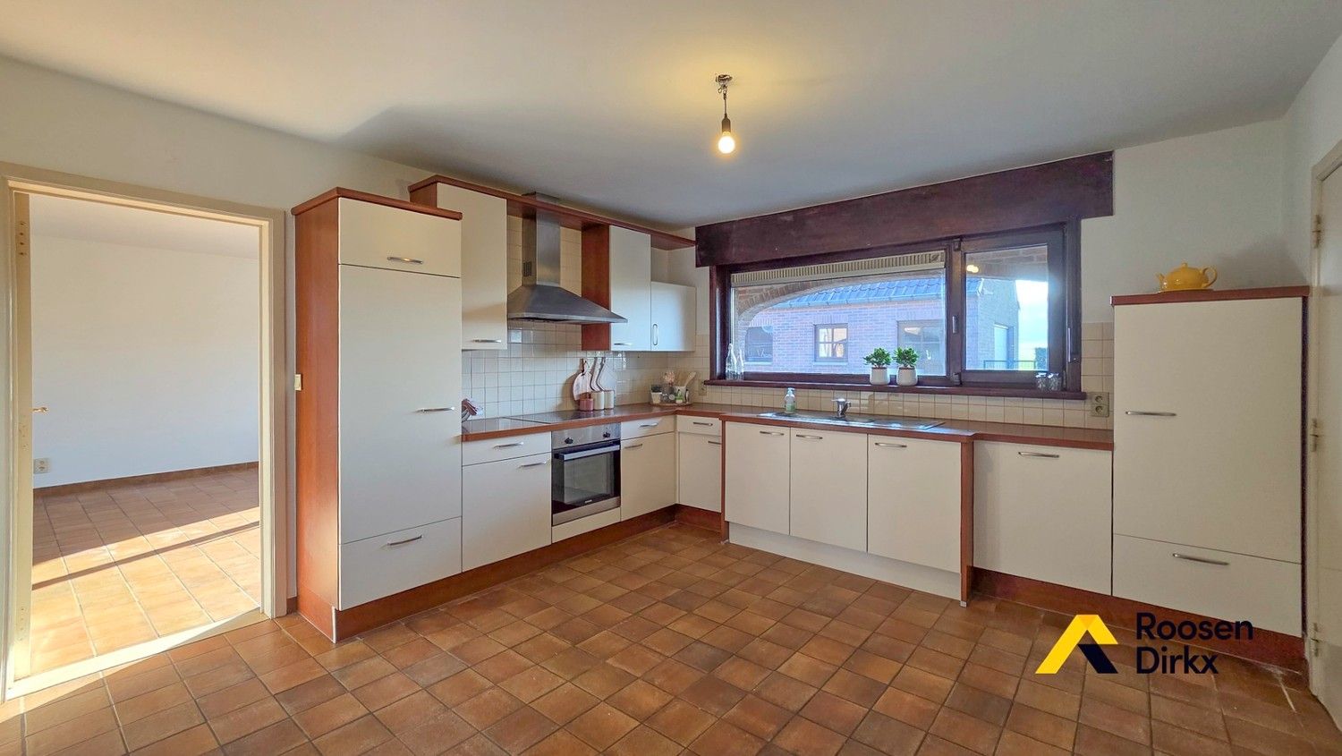 Degelijke woning met 3 slaapkamers en prachtig zicht op ±9 are! foto 12