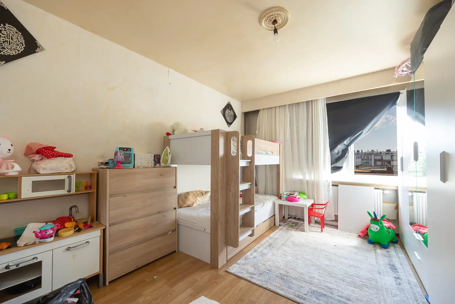 Lichtrijk appartement met 2 grote slpk, terras en koer foto 7
