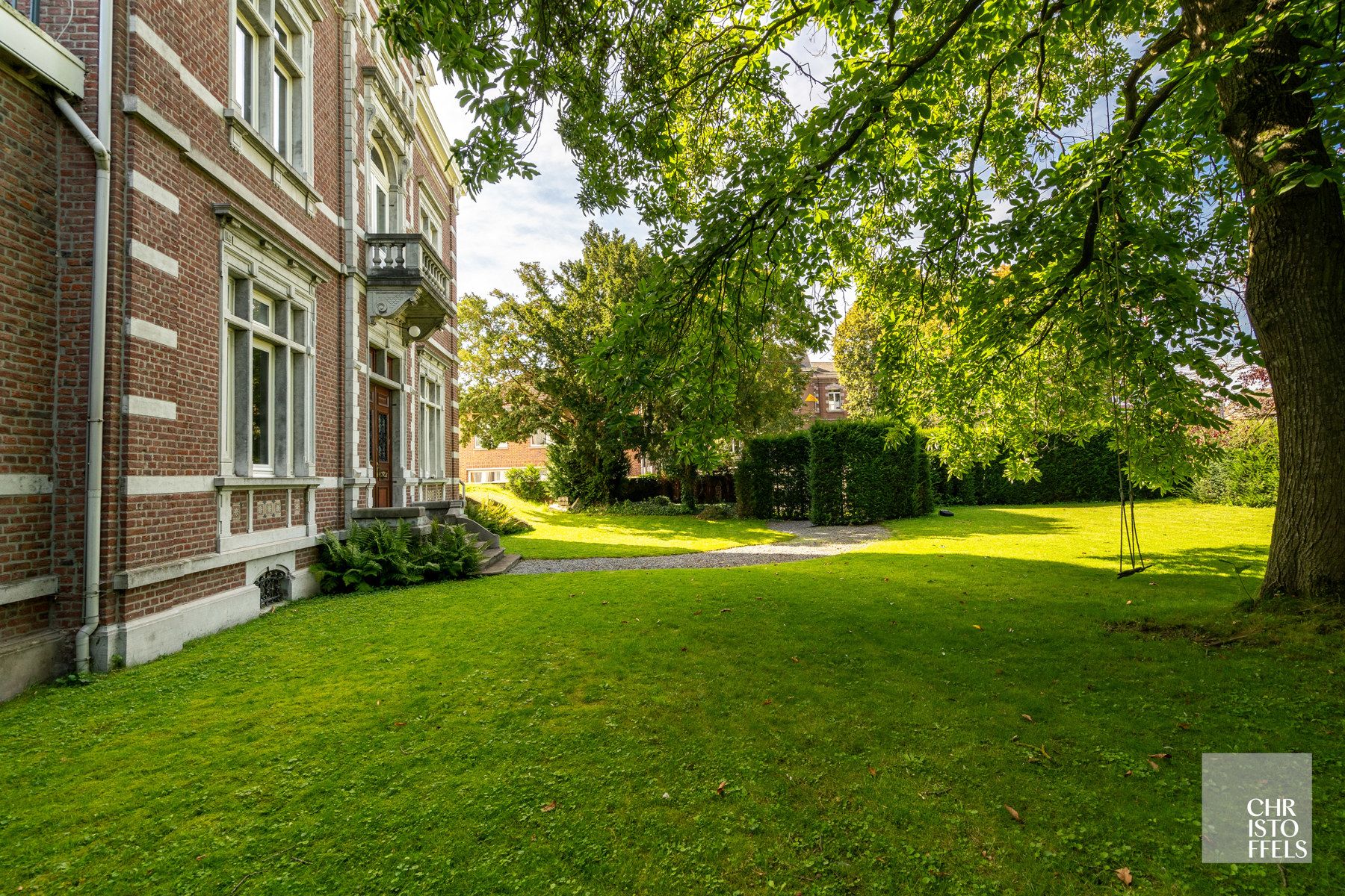 Herenhuis (535m²) met 6 slaapkamers op 19km van Maastricht! foto 25