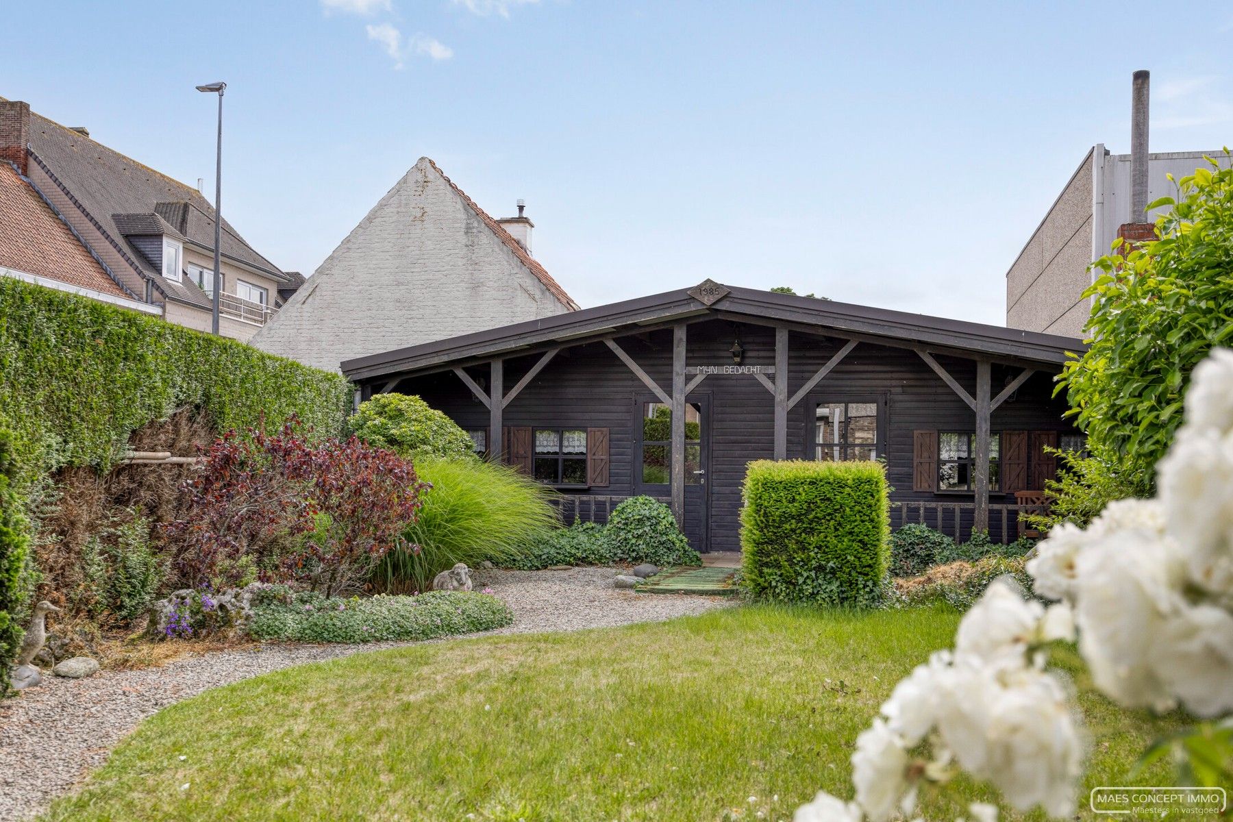 Handelsruimte met woning op topligging in Zulte foto 19