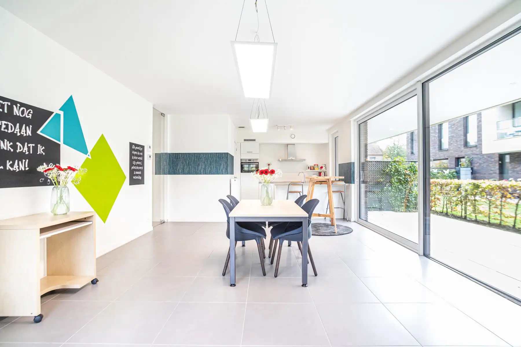 Lichtrijk gelijkvloers appartement met terras en tuinzicht foto 8