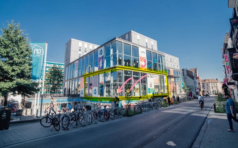 Horecapand met uitstekende visibiliteit te huur in Gent foto {{pictureIndex}}