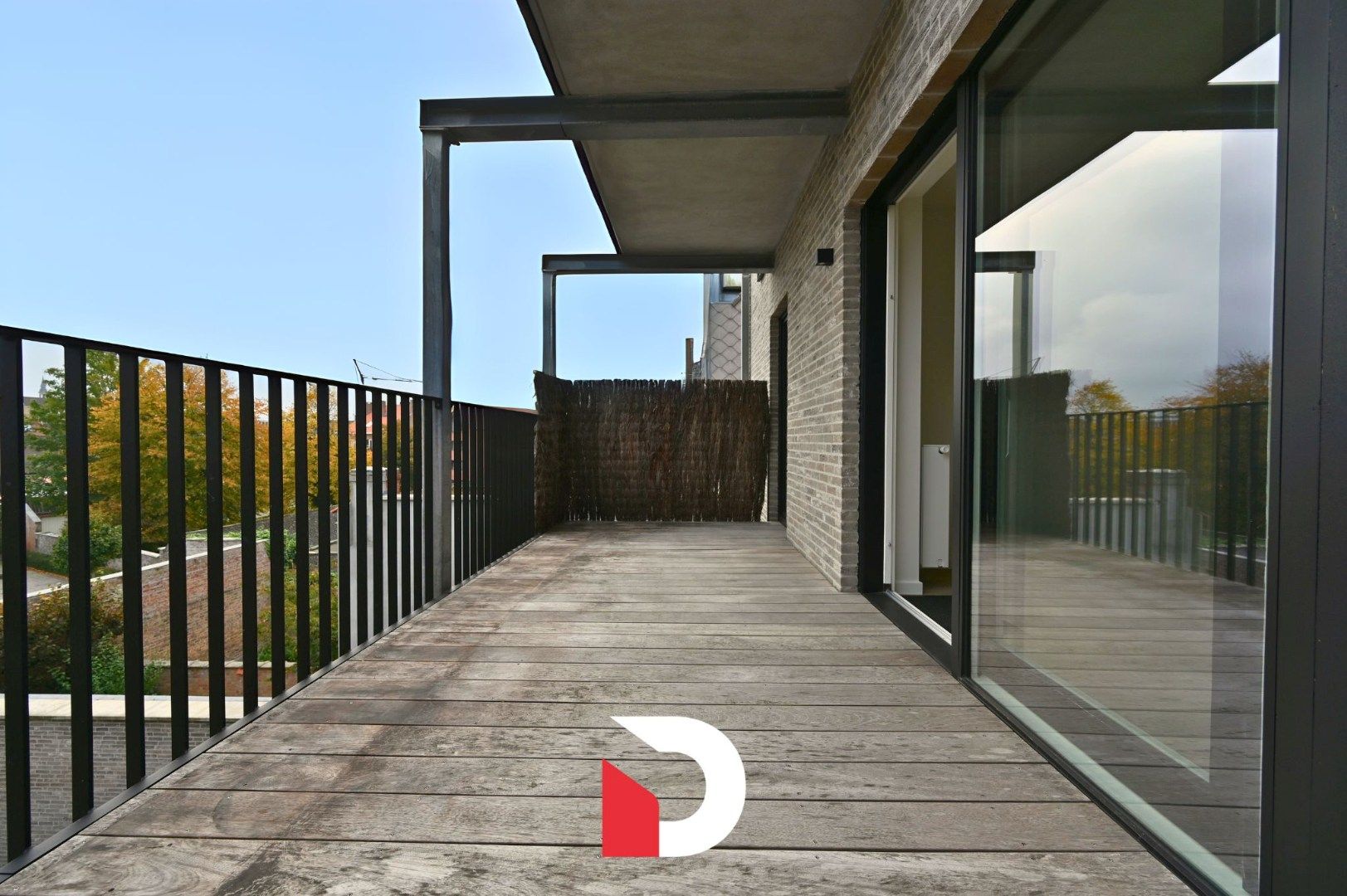 Instapklaar appartement met 2 slk label A en ruim terras centrum Brugge foto 3
