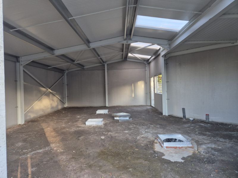 Roeselare-stadsrand. NIEUWBOUW WERKLOODS centraal gelegen op > 104m2 in beveiligd afgesloten domein dichtbij de RING en de Koning Albert I-Laan. Uitstekend vlot bereikbaar foto 2