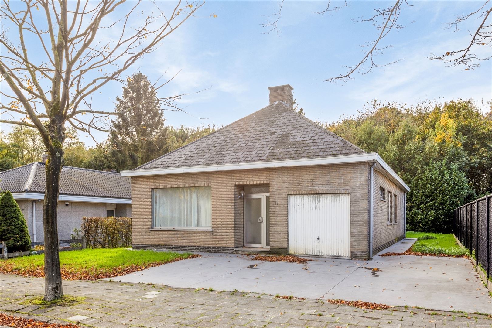 Laagbouwvilla op een perceel van 374m² met mogelijkheden op toplocatie in de Elsdonkwijk. foto 26