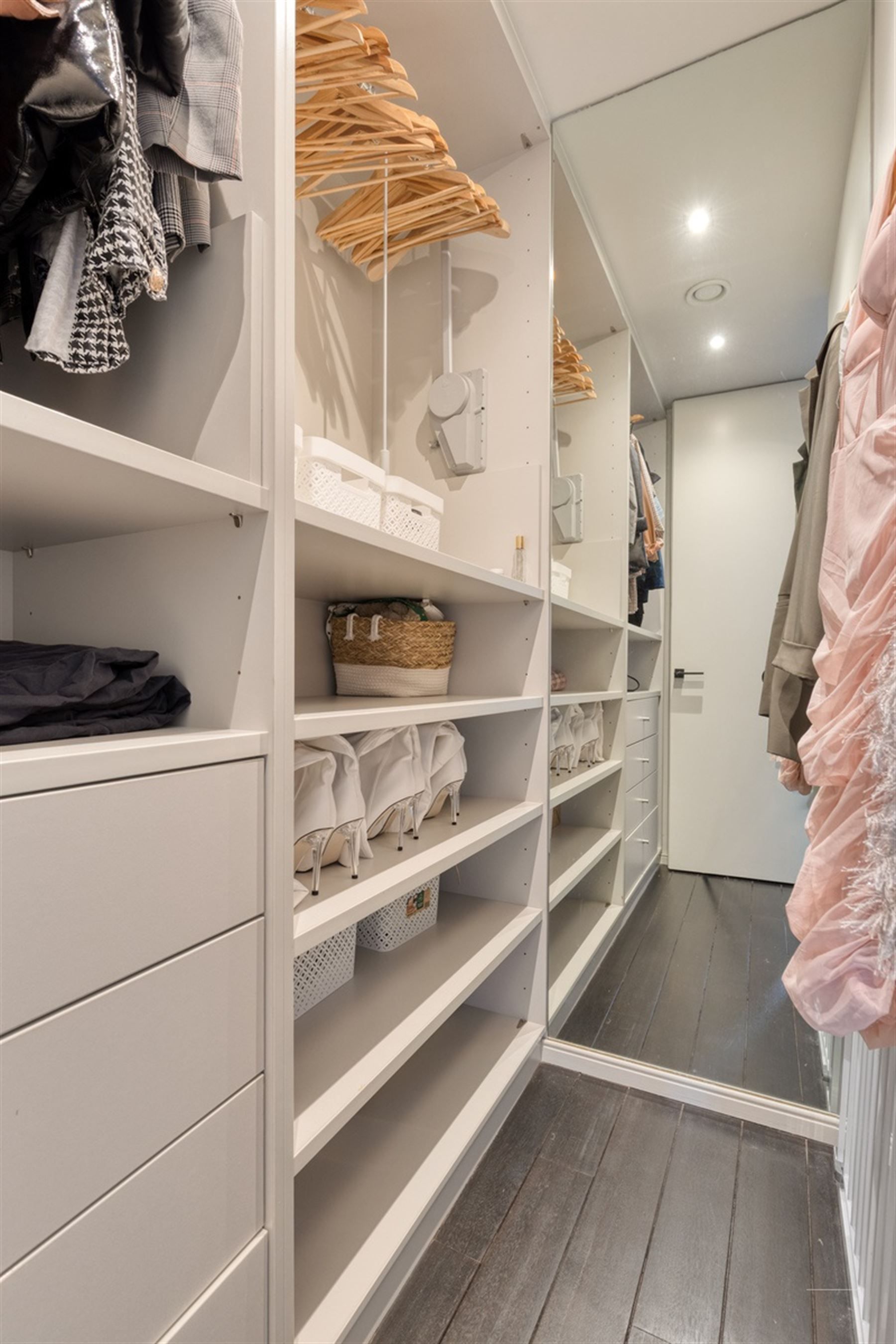 Stijlvolle instapklare woning met 3 slaapkamers foto 21