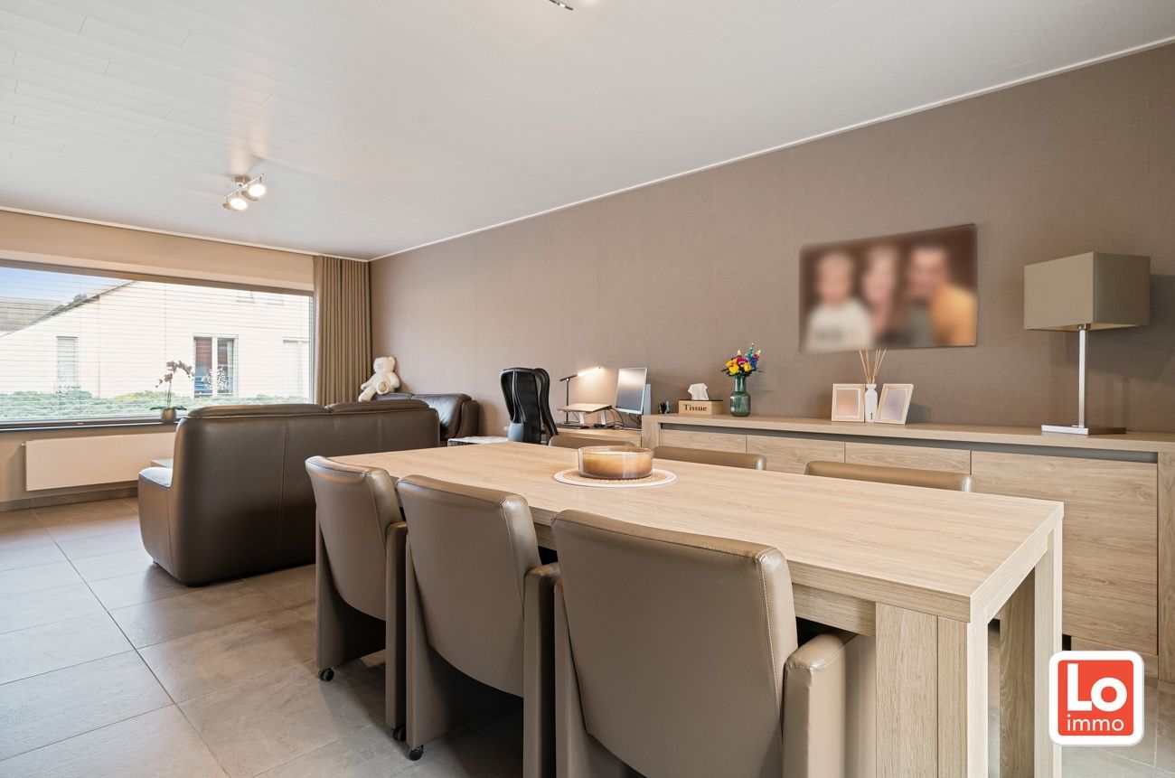 VERKOCHT!! Instapklare halfopen woning met afzonderlijke garage (incl. laadunit) in het hart van Lochristi! foto 7