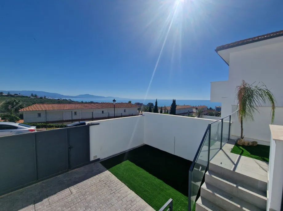 Stranddromen op wandelafstand: moderne villa’s en halfvrijstaande woningen op toplocatie in Manilva foto 10