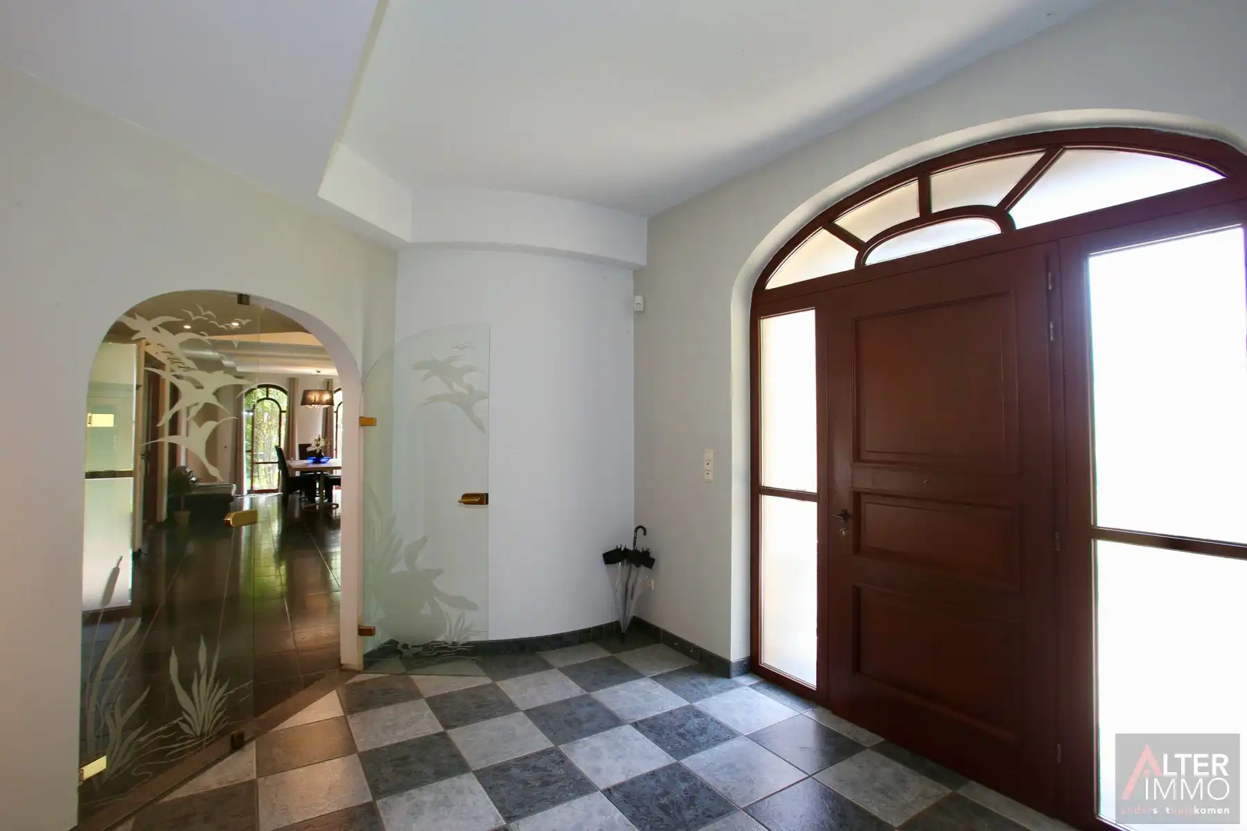 Exclusieve villa NBO 305 m² op 15a 32ca. foto 3