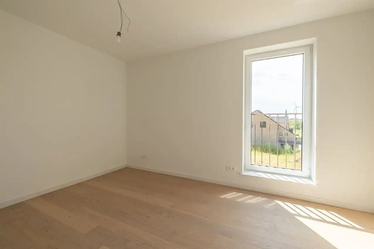 Instapklare nieuwbouwwoning met 4 slaapkamers, 2 badkamers en E-peil 9 foto 34