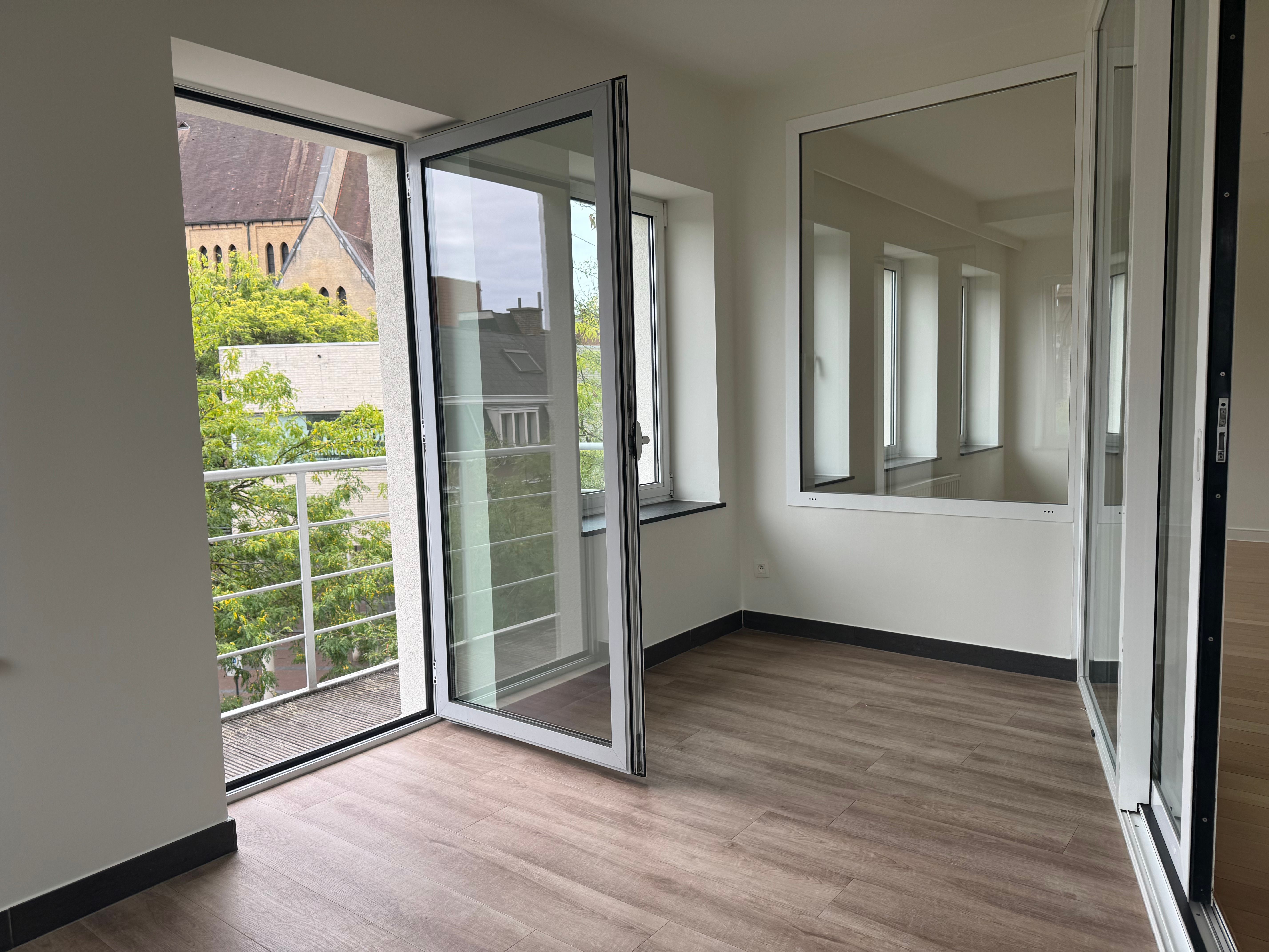 Ruim duplexappartement met tuinkamer en balkon op toplocatie foto 8