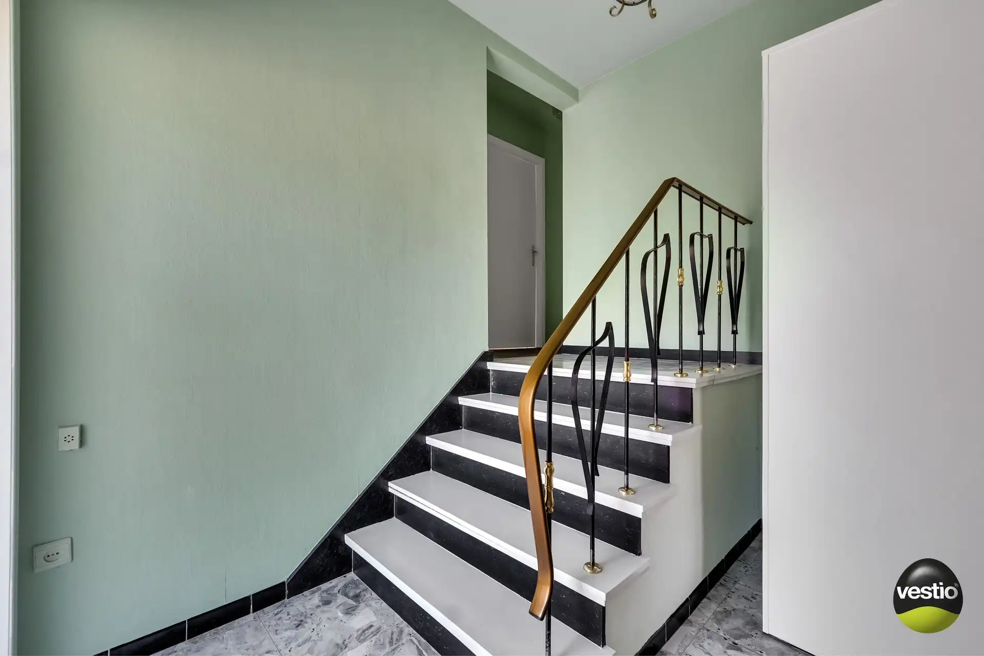 RUSTIG GELEGEN, TE RENOVEREN WONING TE STAL-KOERSEL foto 19