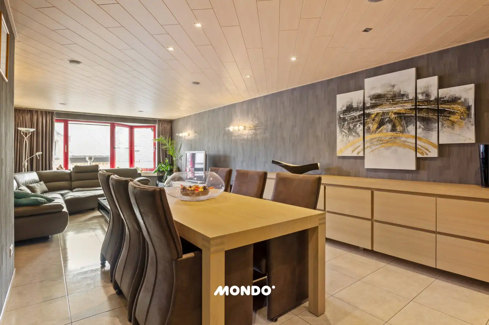 Ruim duplexappartement met 3 slaapkamers, terras en garage foto 4