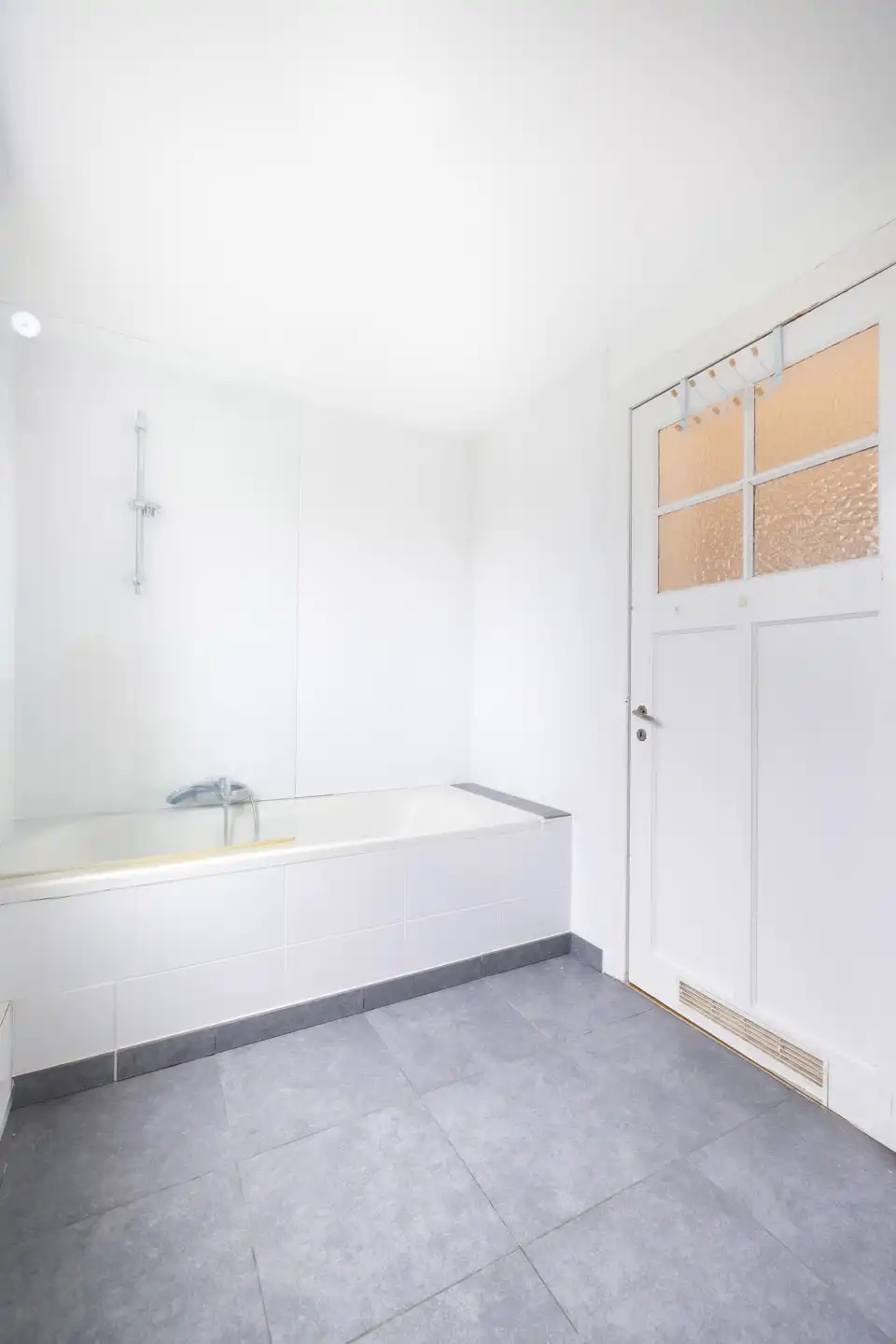 Charmante tweegezinswoning met 4 slaapkamers van ± 300m². foto 13