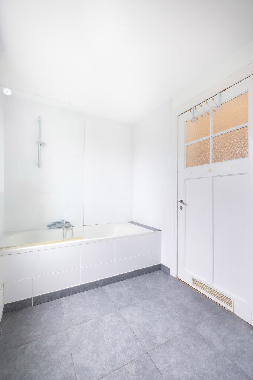 Charmante tweegezinswoning met 4 slaapkamers van ± 300m². foto 13