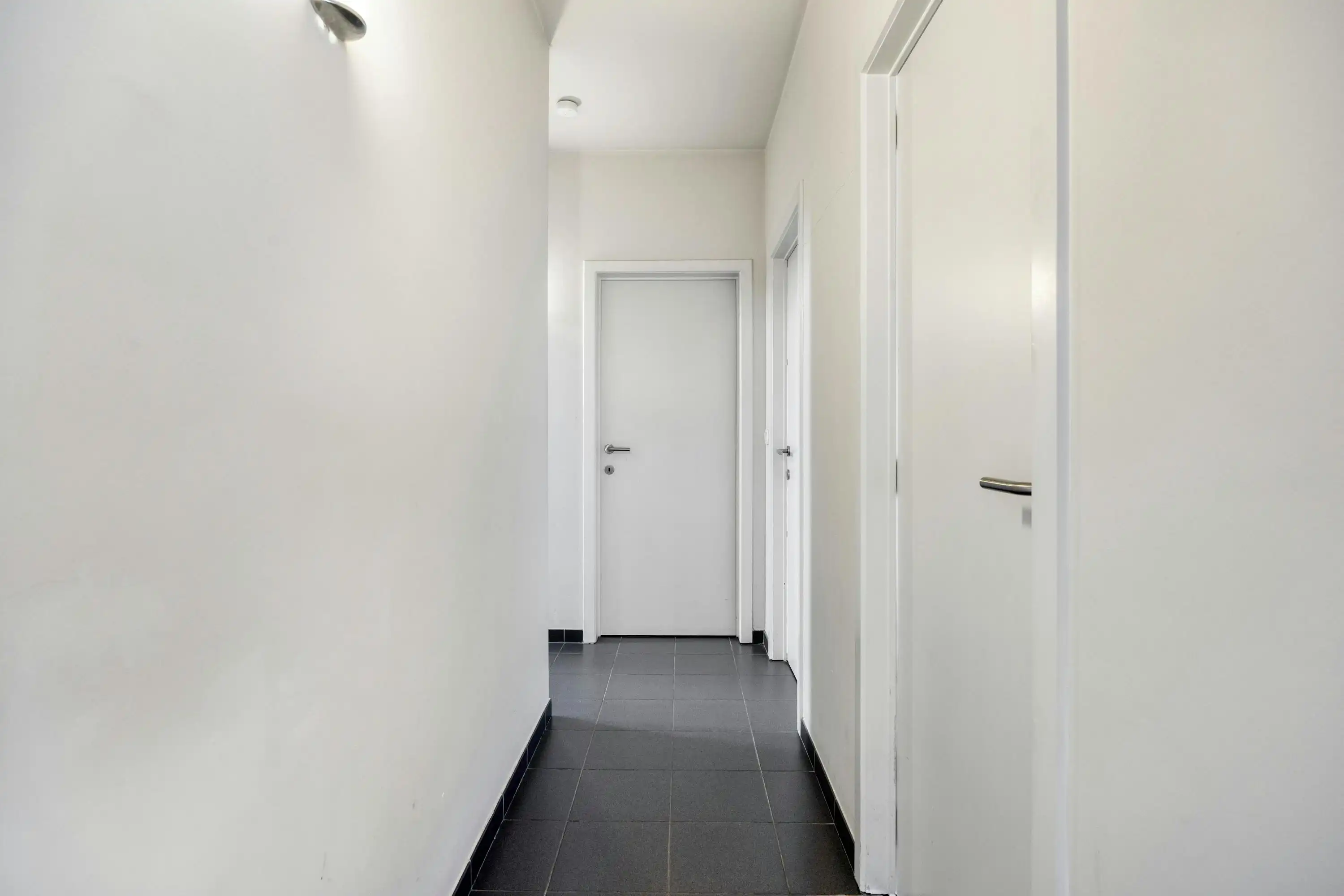 Ruim 3-slaapkamerappartement met terras te koop in Antwerpen foto 14